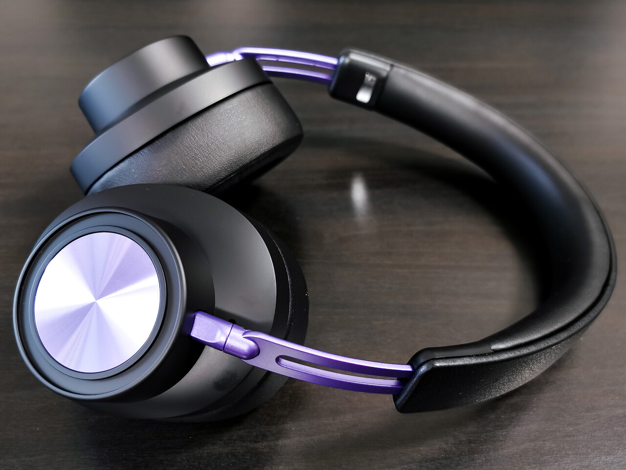 Kiwi Ears x Z Reviews: Serene」 平面駆動ドライバーを搭載しつつ密閉