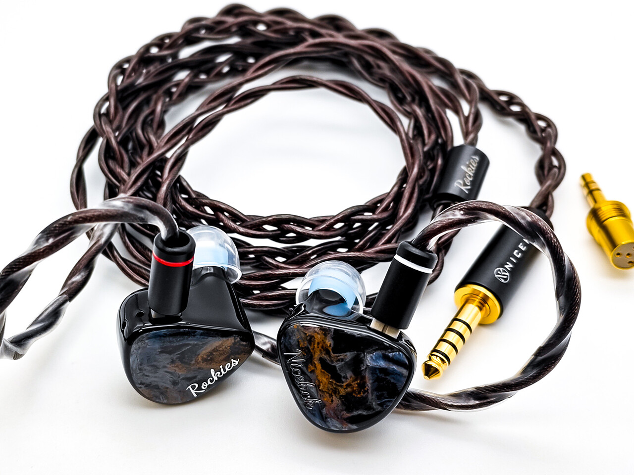 NICEHCK Rockies」 Sonion&Knowles製による2EST+2BA+1DD構成。優れた