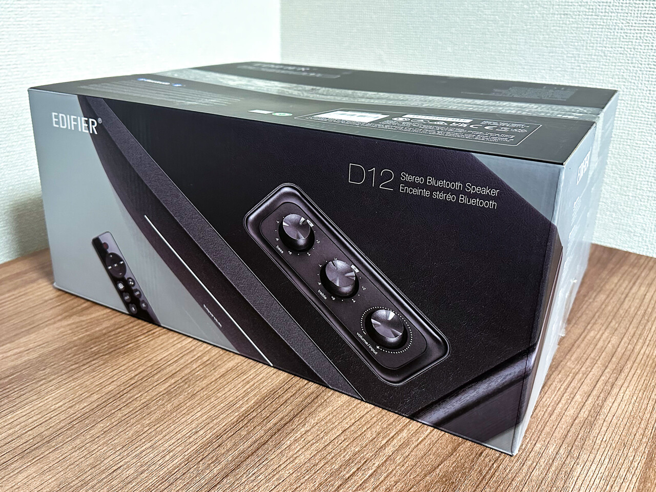 EDIFIER D12」 ポータブルユーザーにも最適。ニュートラルサウンドが