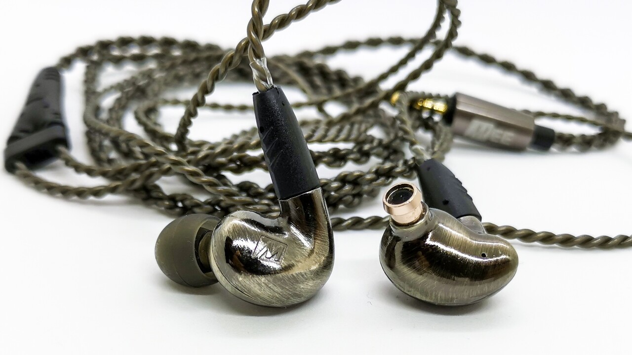 棚からレビュー】 「MeeAudio Pinnacle P1」 抜群の音場感とクリアで