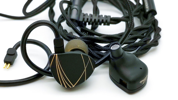 水月雨「Moondrop Aria」(2021) 落ち着いたデザインと絶妙な空間表現が