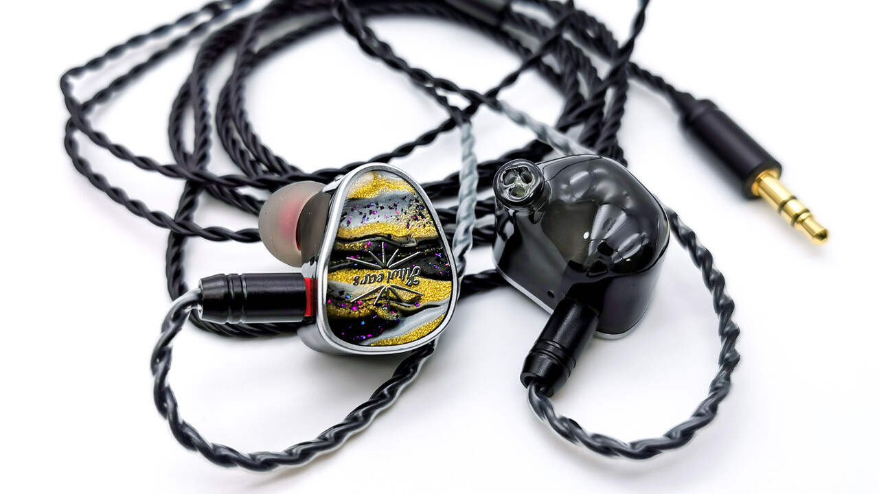 Kiwi Ears Étude」 1DD+3BAに振動トランスデューサー「KVT」搭載の