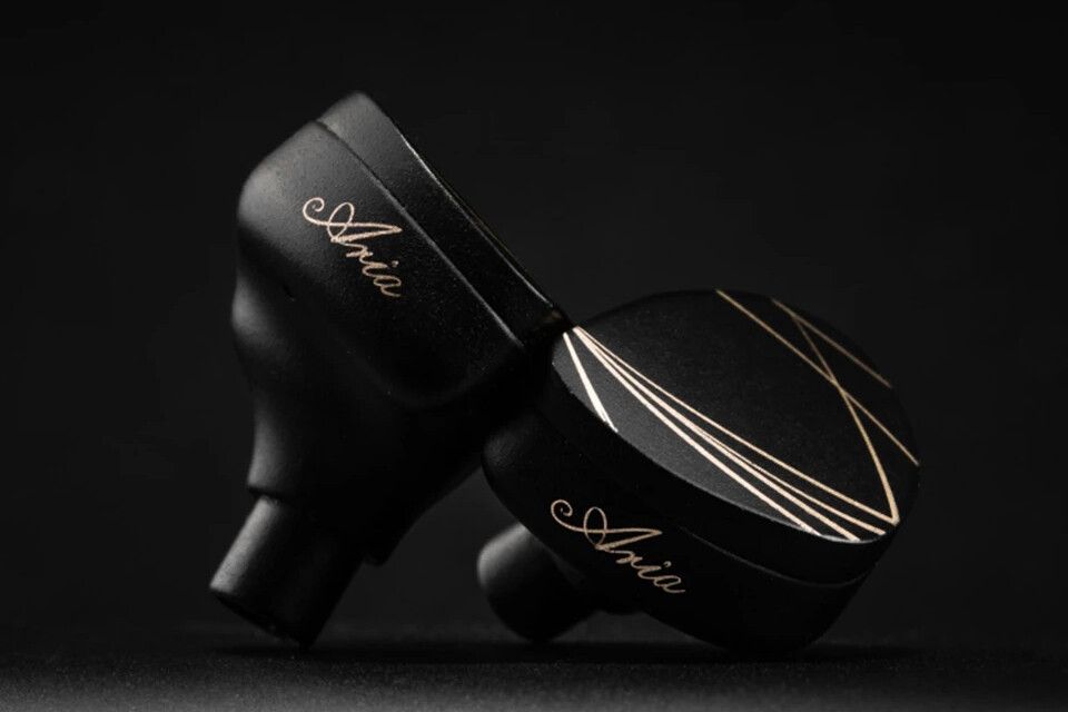 水月雨「Moondrop Aria」(2021) 落ち着いたデザインと絶妙な空間表現が