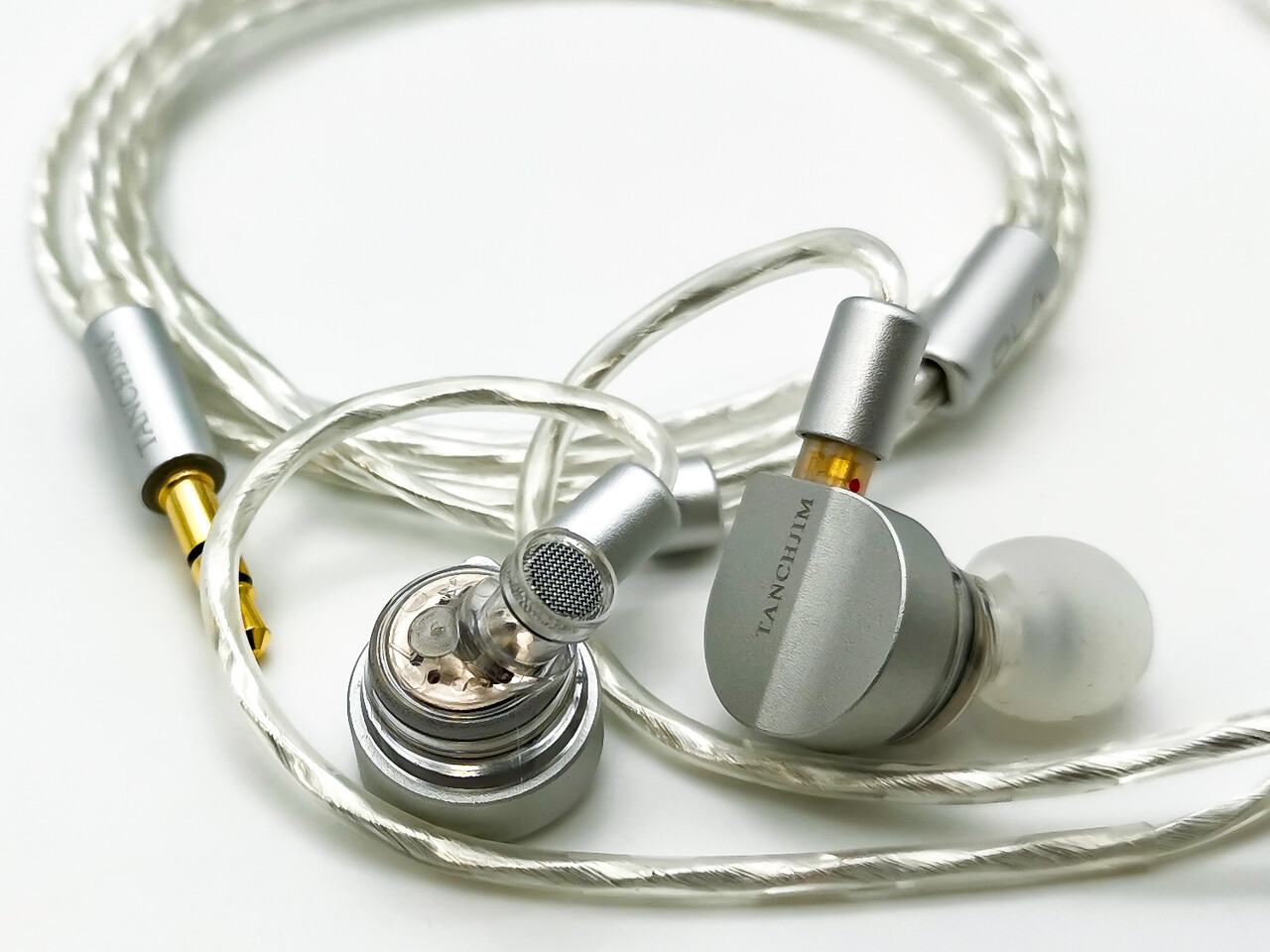 TANCHJIM OLA」 軽量&コンパクトなシンプルデザインと自然な透明感の