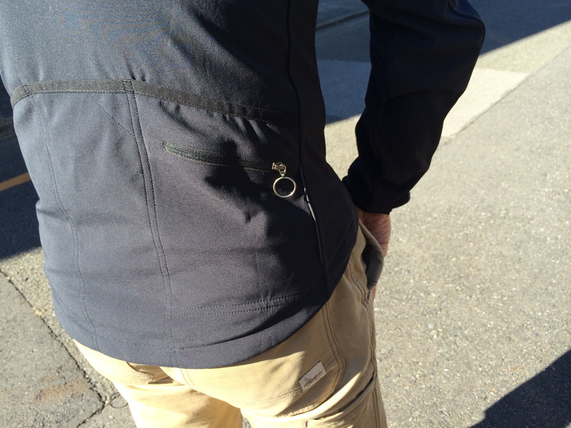 Rapha の冬用アウター、『クラシックソフトシェルジャケット』の