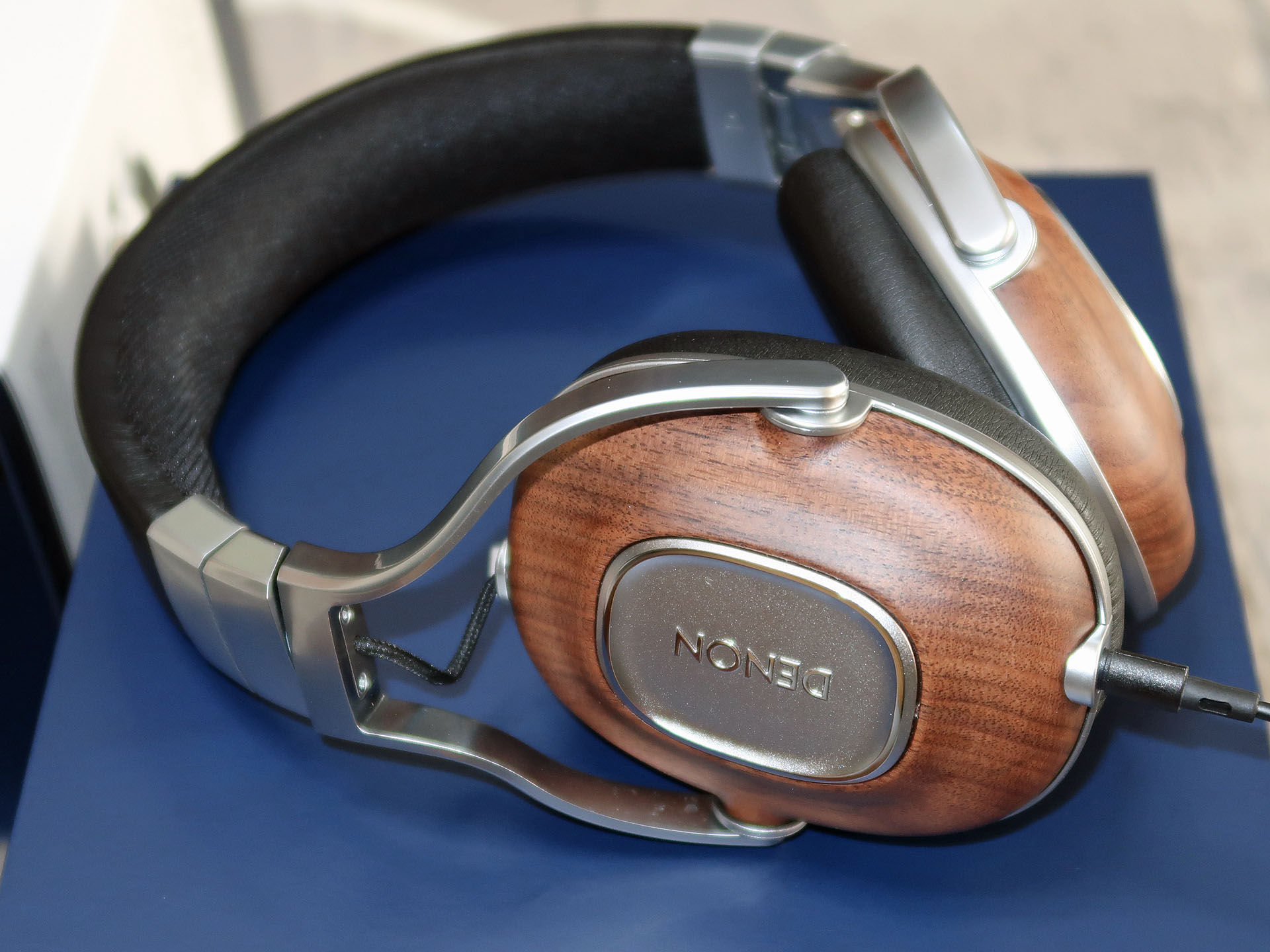 DENON AH-MM400 : Salaryman C3