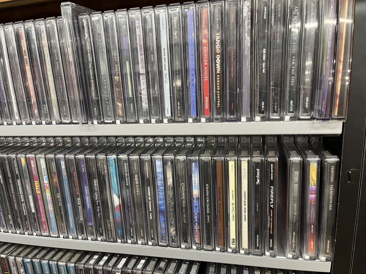 中古メタルCD】ハードロック、ヘヴィメタルCD約700枚放出いたしました