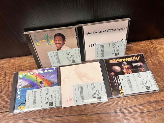 ☆5/17(土)SOUL往年のアーティスト近年盤コーナーに中古CD180枚入荷