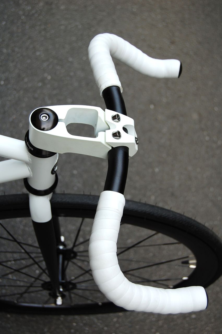 FUJI x TOMATO Low Pro Ver.2 橋輪に展示中 : 橋輪