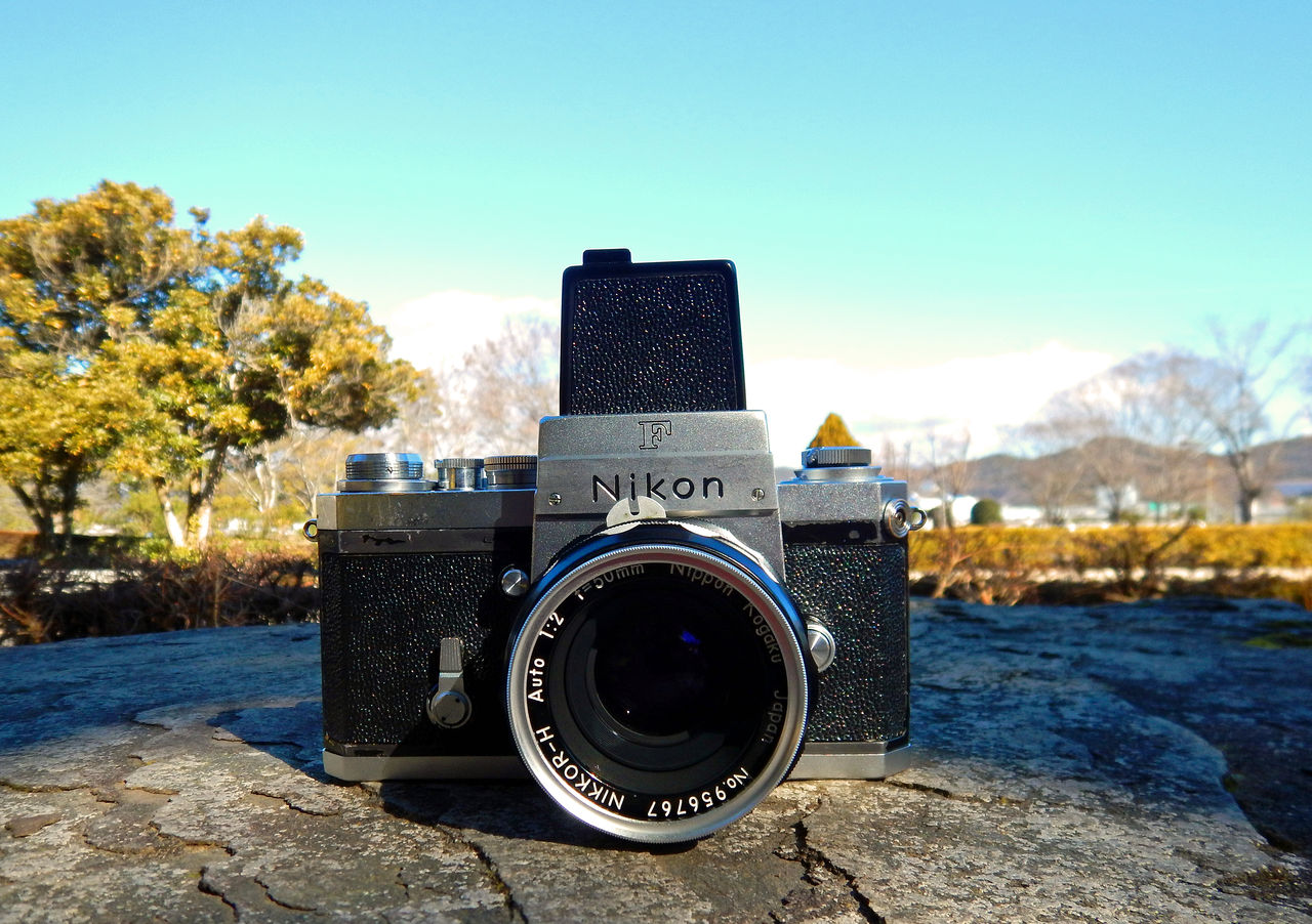 Nikon F Waist level : 休日の探し方