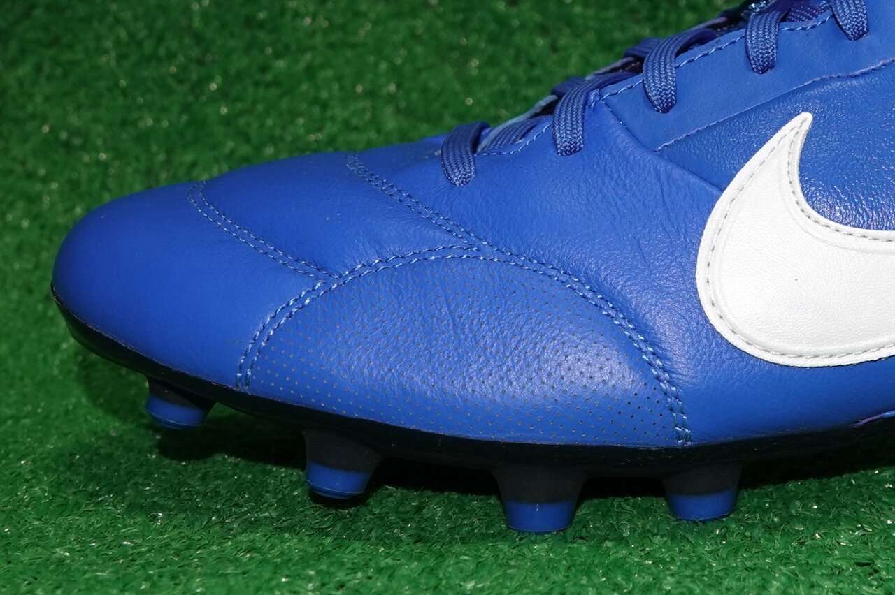 ナイキ プレミア3 FGの素材・機能性・横幅を分かりやすく解説