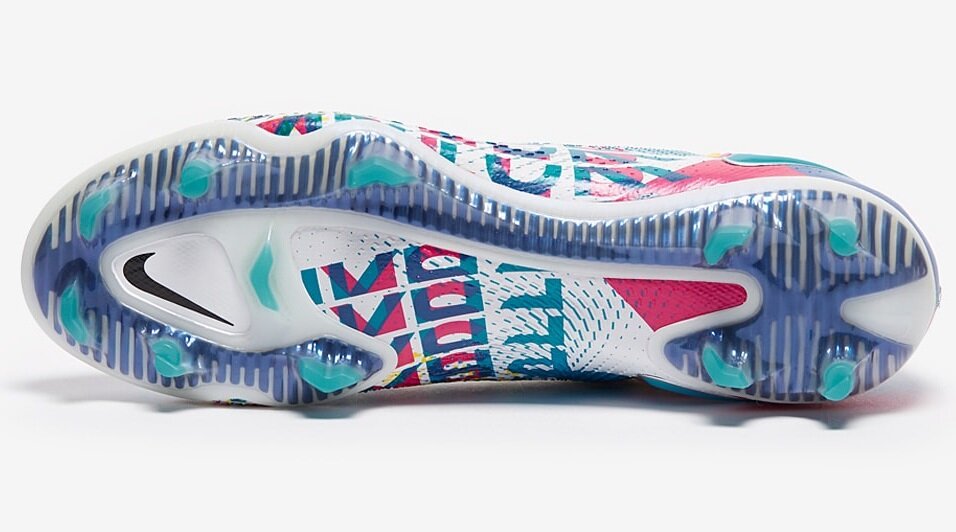 ナイキ「ファントムGT」に3Dグラフィック風の新色が登場！ : Kohei's