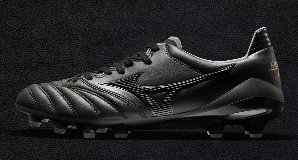 限定】 ミズノ モレリア2 & モレリアNEO2 ブラックアウト (牛革) 発売