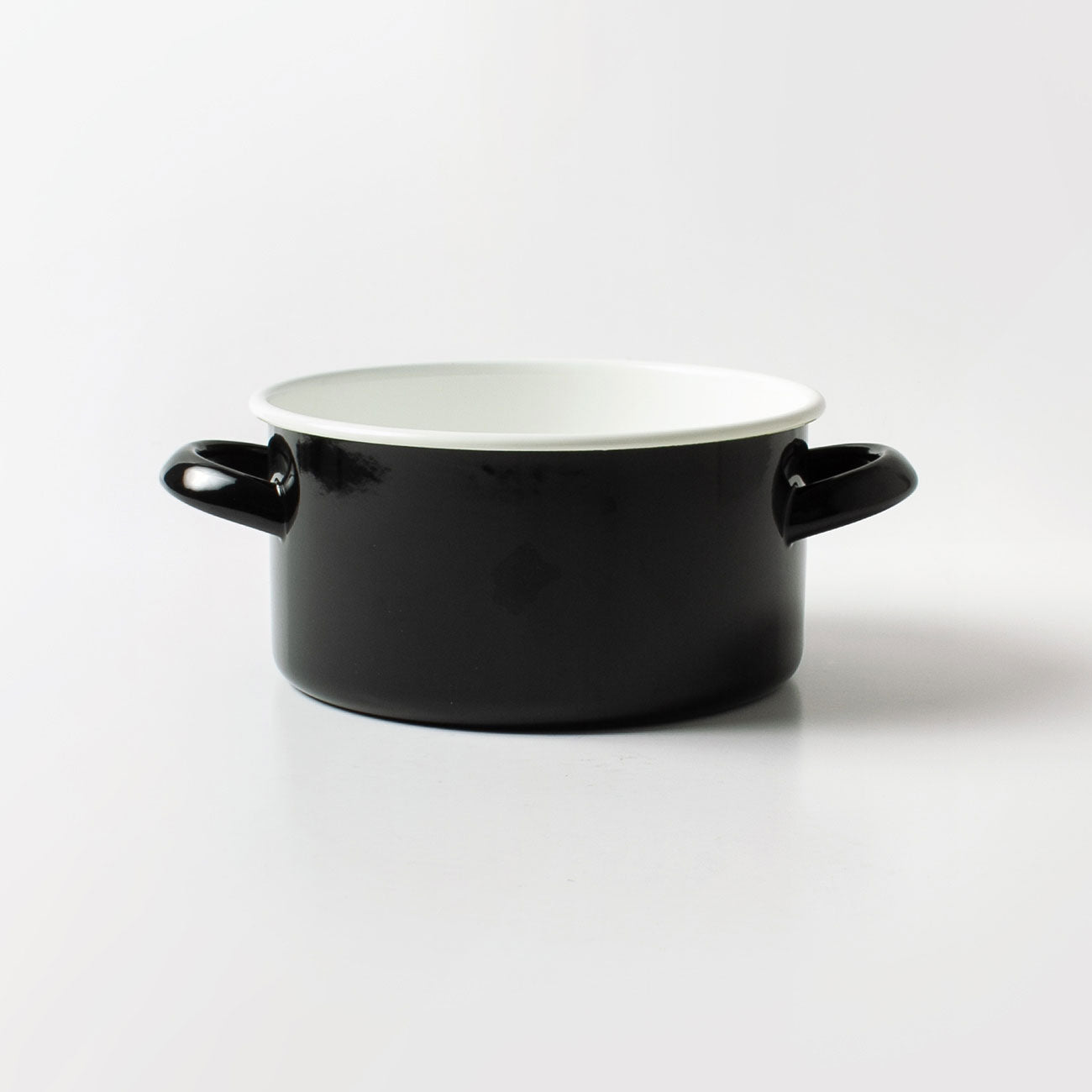 月兎印(ツキウサギジルシ) キャセロール 19cm ブラック 鍋・フライパン