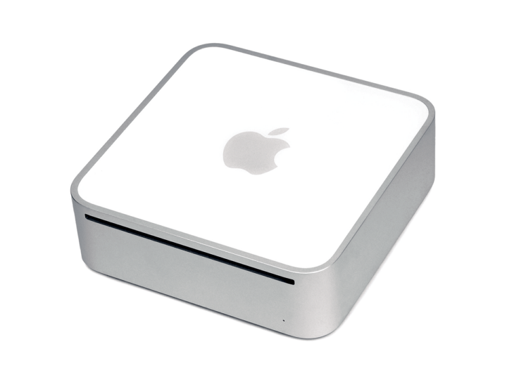 初代Mac mini。2005年に登場した“BYODKM”なエントリーモデル