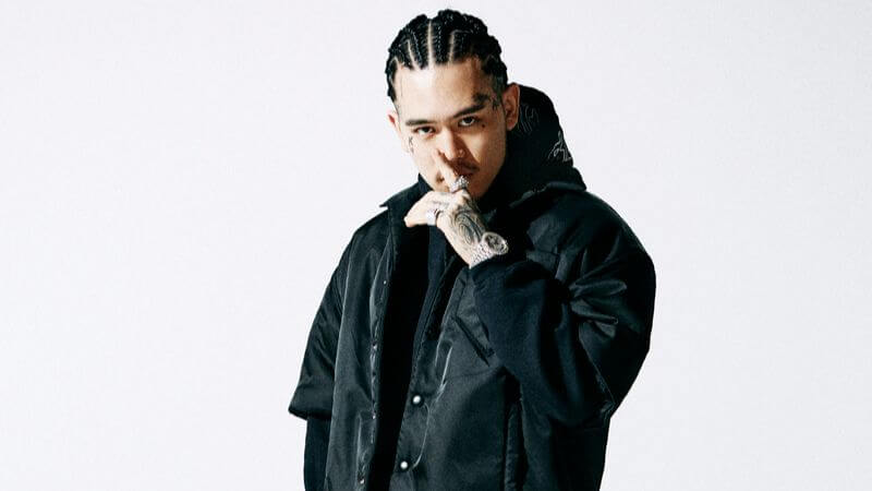 YZERR（BAD HOP）が新作『Rich or Die 2』リリース、客演にKOLE、IO