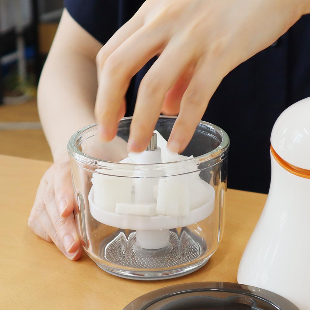 ワンタッチ電動おろし器「サッとスリオロシー」 | 【公式】サンコー