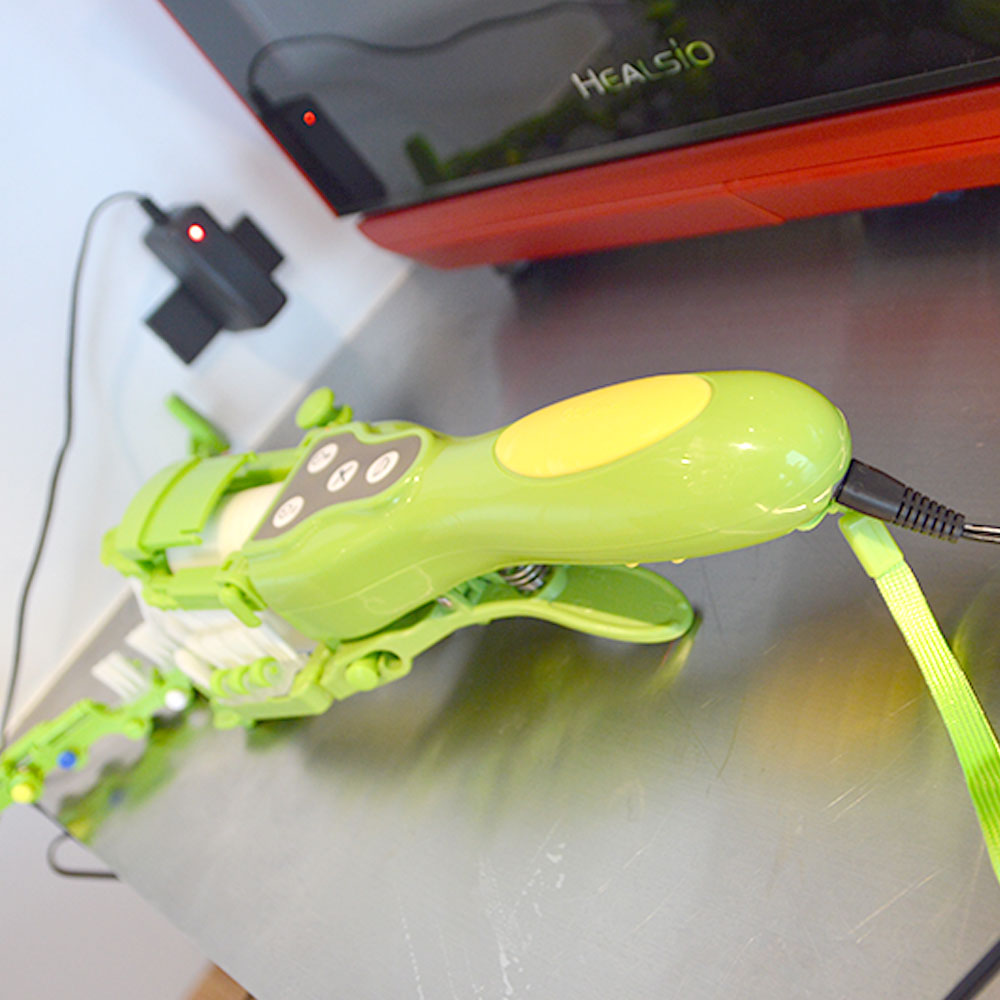 掴んで回す手持ち食洗機「くるさらウォッシュ」 | 【公式】サンコー