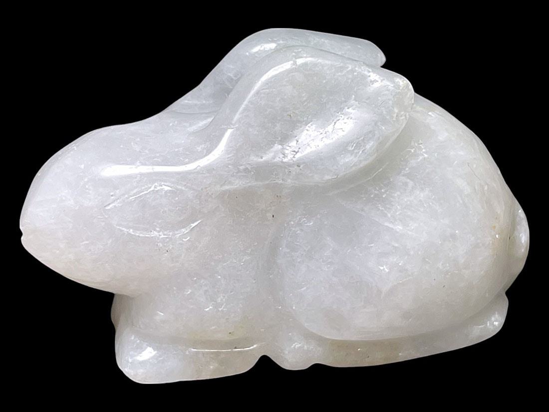 翡翠 うさぎ彫刻