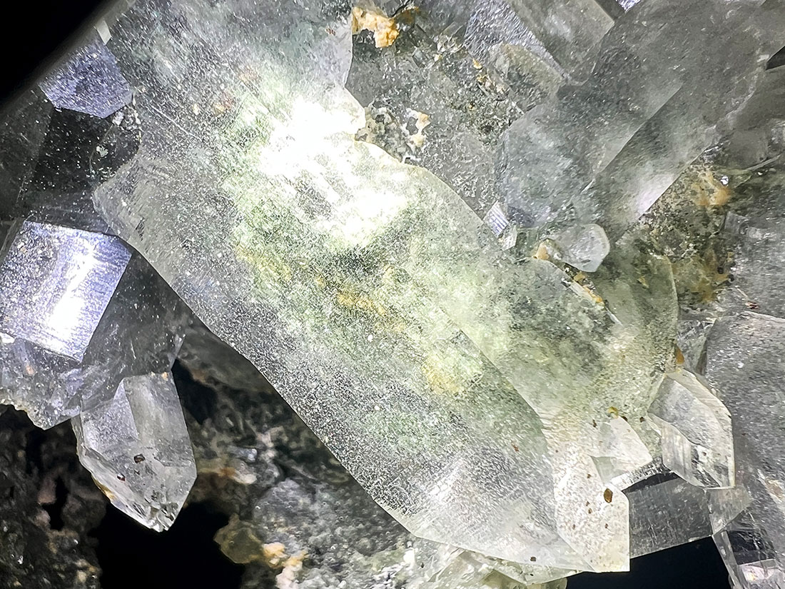 マニハール産ヒマラヤ水晶クラスター