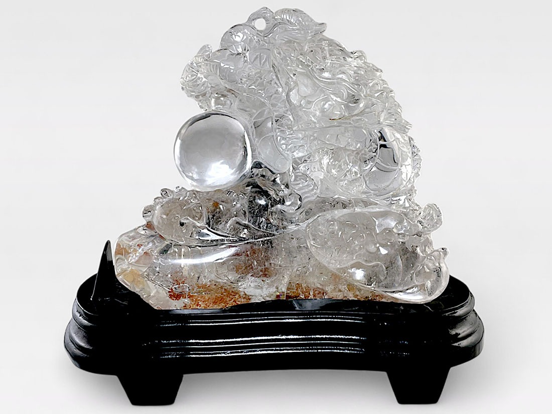 水晶 龍彫刻 (木製台座付き)