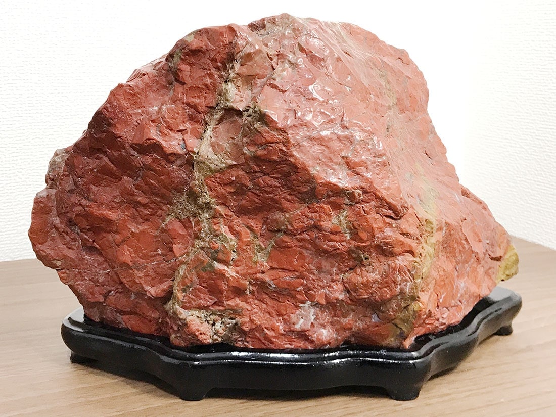 佐渡赤玉石(木製台座付き)