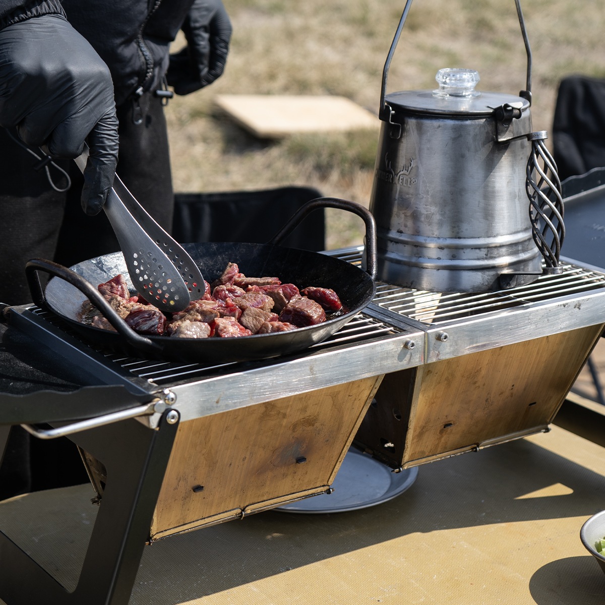 ウィンナーウェル 折りたたみ式 キャンプテーブル BBQグリル 焚き火台