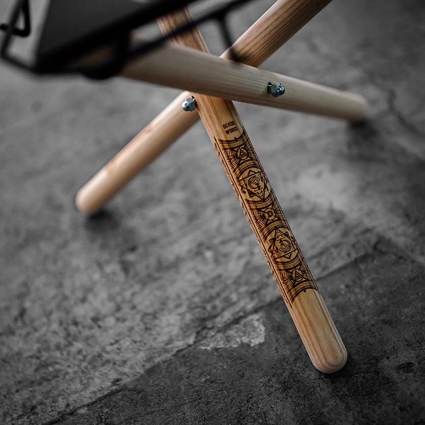 焚き火サイドスタンド LOW 六角天板タイプ | DEVISE WORKS | キャンプ用品