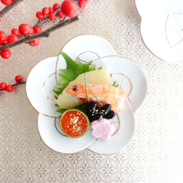 有田焼 太白金線梅むすび銘々皿 ｜ 四季折々のおしゃれな和食器通販