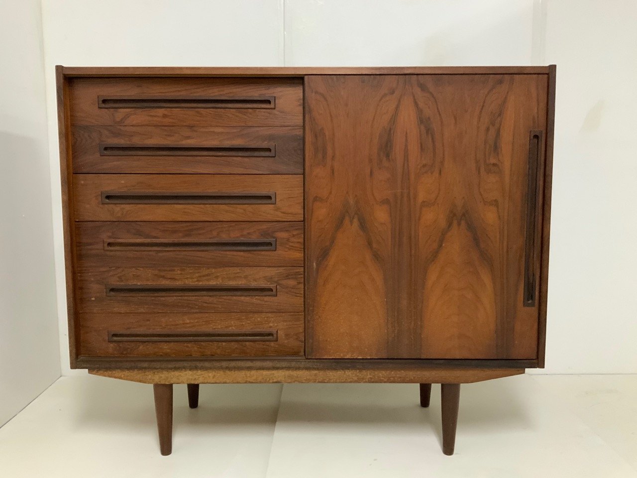 レンタル】 北欧ヴィンテージ ローズウッド サイドボード | 湯の花