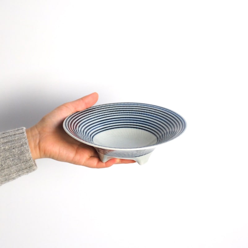 藍駒 三つ足中鉢 | ブランド,BARBAR,藍駒 | マルヒロオンラインショップ