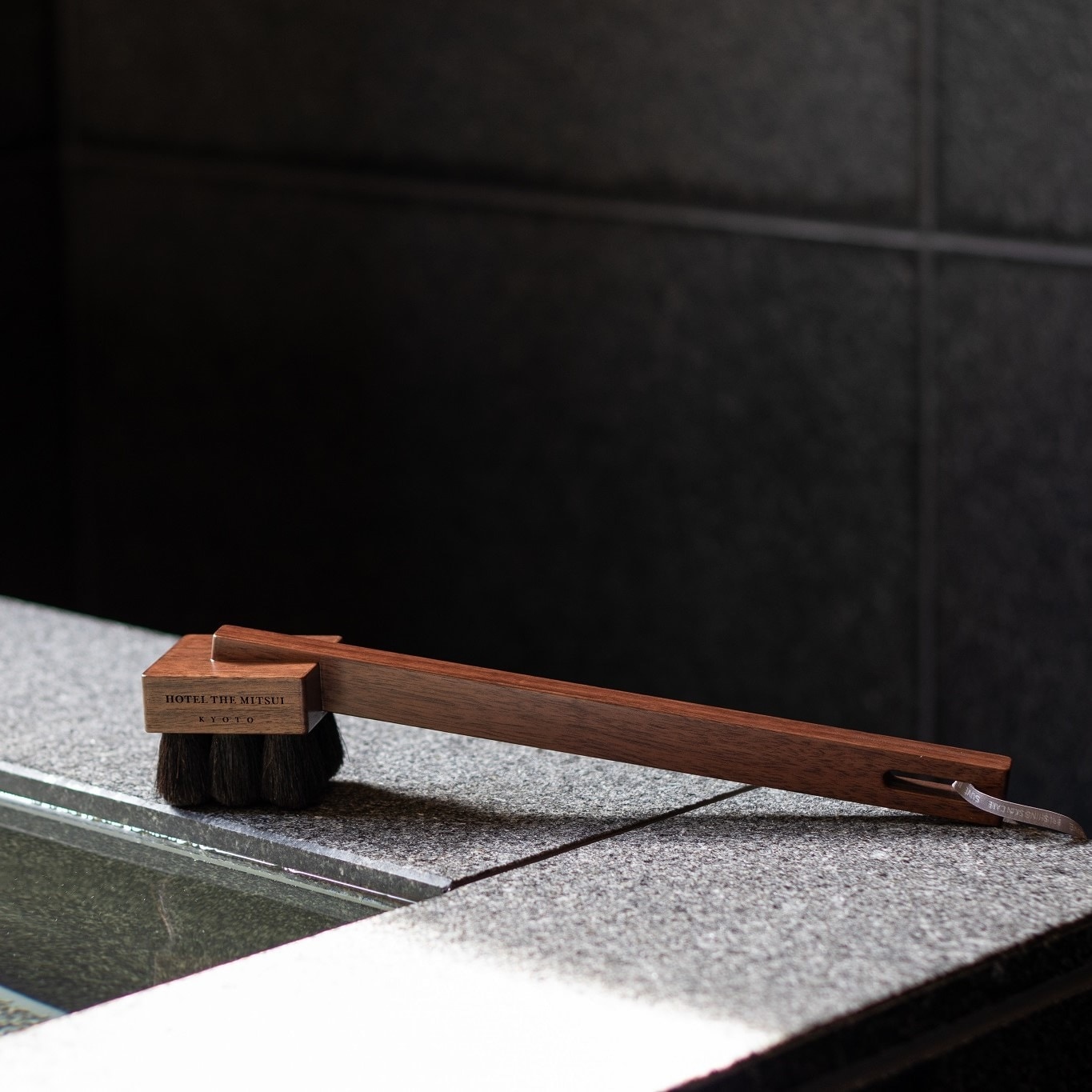 熊野筆「SHAQUDA-スーヴェ ボディブラシ ロング ハード」 / Kumano