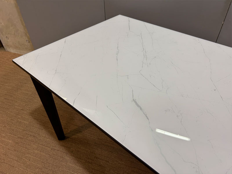 ダイニングテーブル「GT」木製4本脚タイプ ガラス天板マーブル 幅150cm