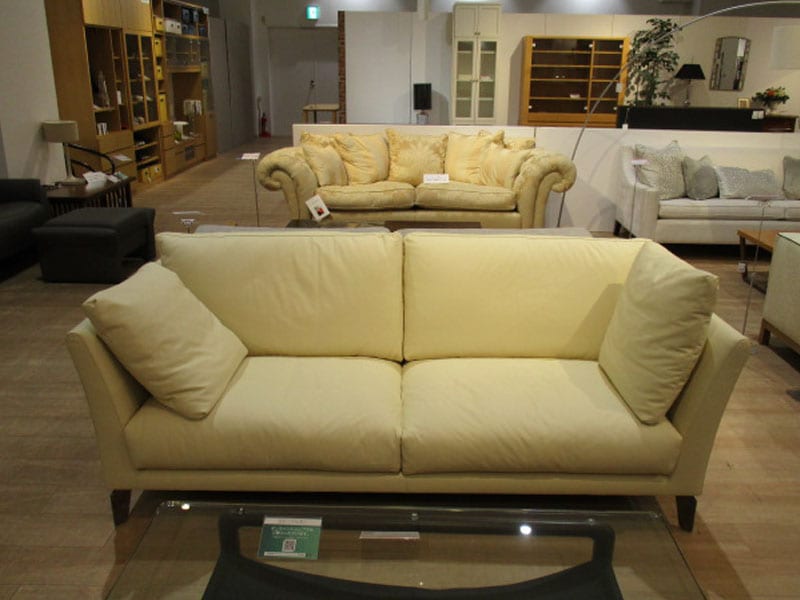 ソファ「オーロラ」幅202cm 革クリーム /南船橋店展示品｜大塚家具