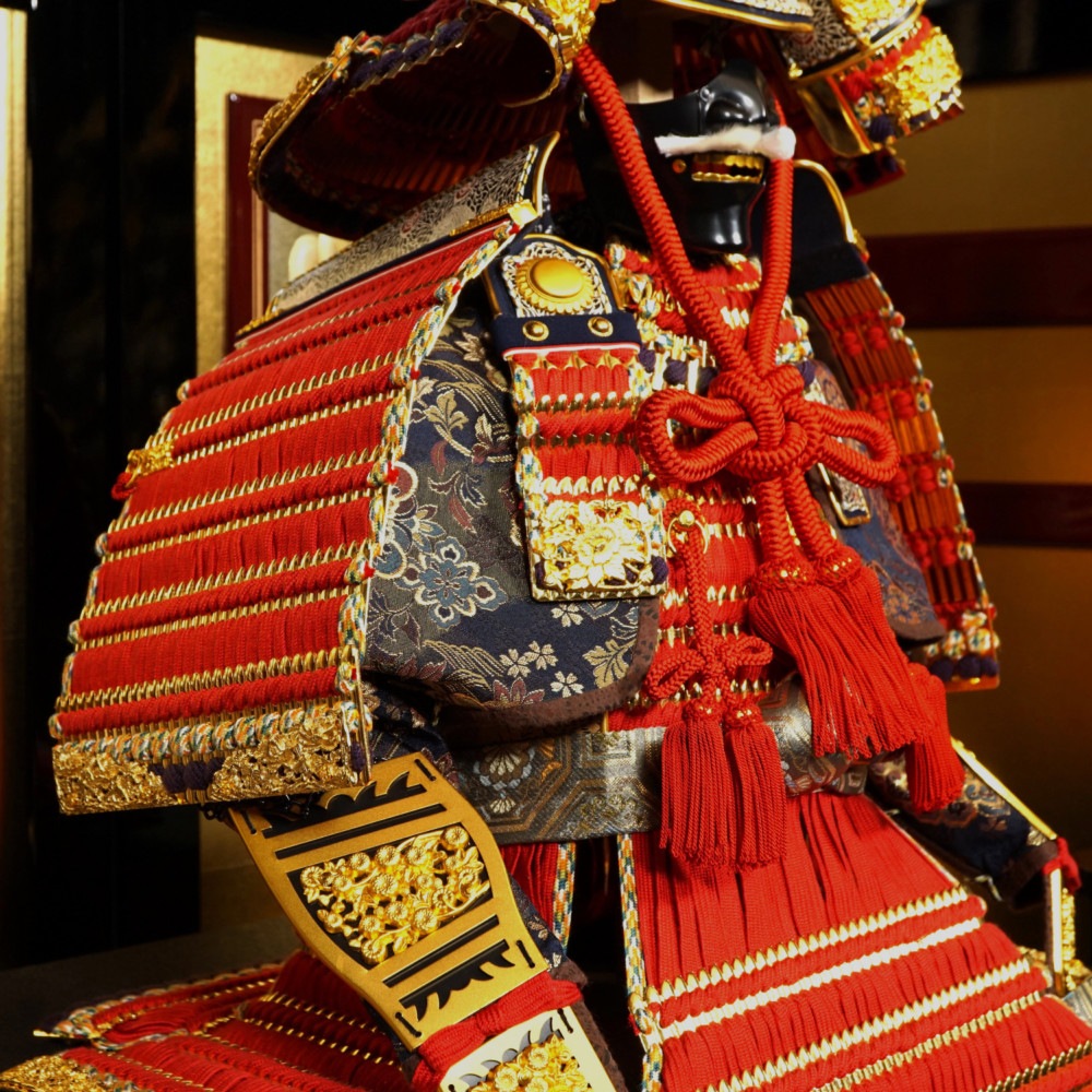 五月人形】15号 天山 赤糸威 鎧飾り〈雄山作〉 ｜雛人形・五月人形の