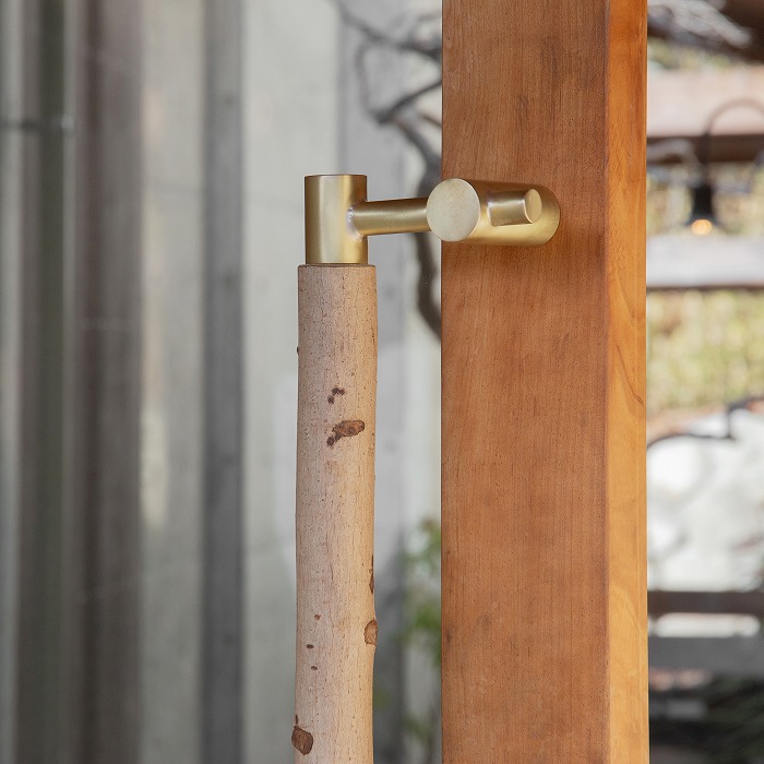 真鍮 オフセット木製ドアハンドル（こぶし） | おすすめ | オリジナル