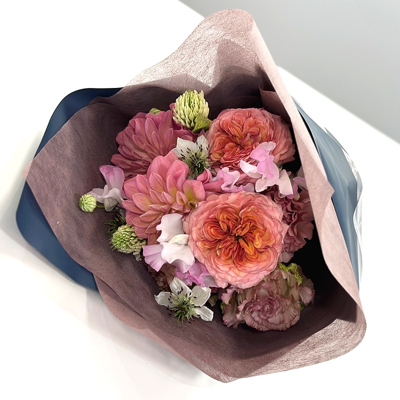 季節のおまかせ花束（3,300円）/【関大パンセ事務所受取り】通販