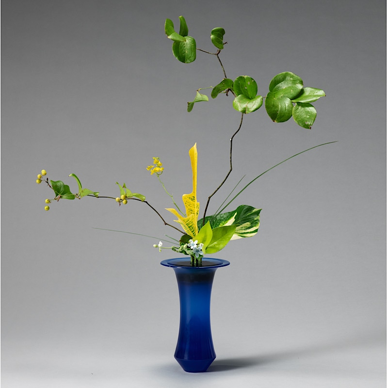 新色】アクリル花器 「テール」 フロストブルー | すべての商品