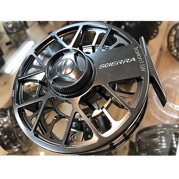 SCIERRA TRAXION 1 LW リール
