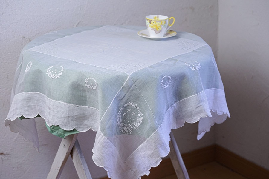 イギリスのパイナップルクロスに手刺繍のテーブルクロス86×87cm ge