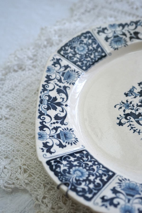 オールドジアンGienインクブルーの鳥やボタニカルモチーフのプレート