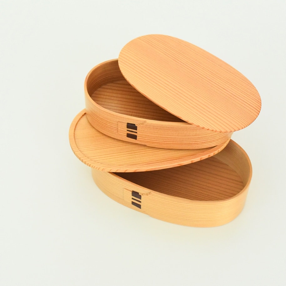 【新品】栗久 お弁当箱 曲げわっぱ 小判型 2段 当店スタッフが使用している栗久の曲げわっぱのお弁当箱は2つ。小判型