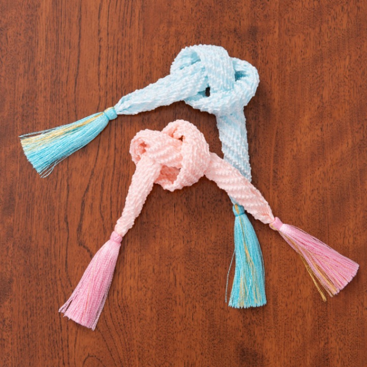 メール便可 髪飾り ちんころ 房付き 一枚絞り 空色 桜色 鹿の子絞り