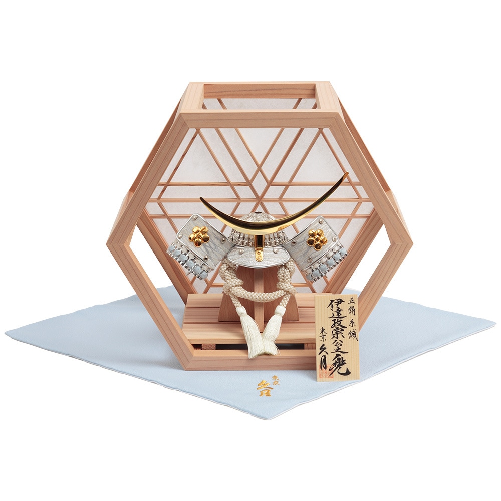 伊達政宗公 兜飾り 4GR-K16-Z | 兜飾り | 【公式】 人形の久月