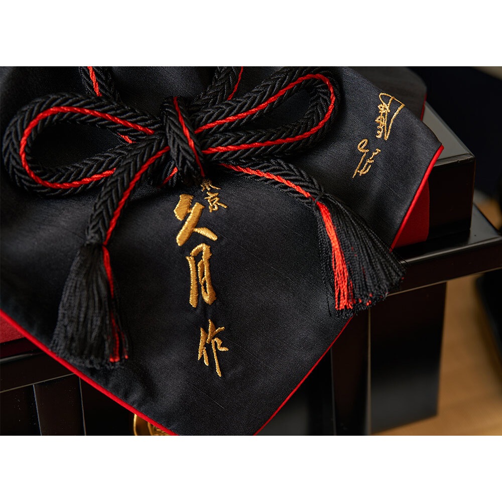 ワダエミ監修 王者之兜飾り 71GC-10-Z-S | 兜飾り | 【公式】 人形の久