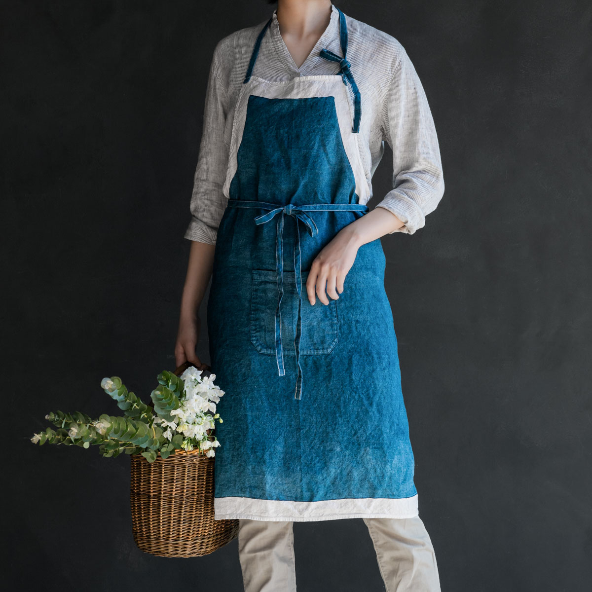 ベルトッツィ フルエプロン _ ピエノ インダコスクーロ