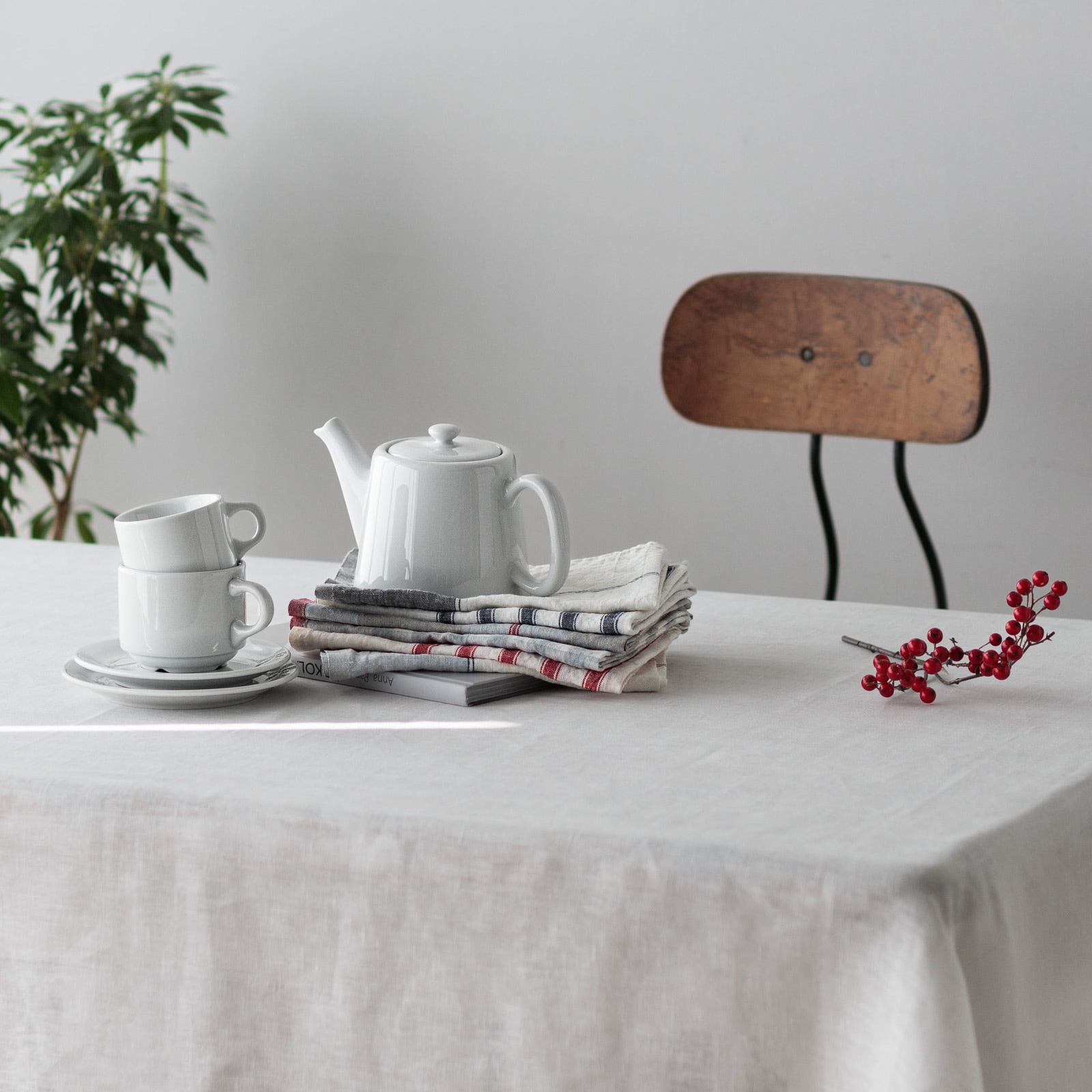 テーブルクロスL ミーナ _ オフホワイト