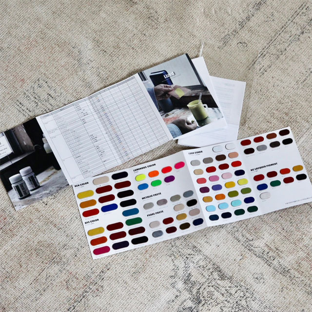 レザークラフト色見本の【サンプル帳】染料＆顔料80色以上の塗料色見本