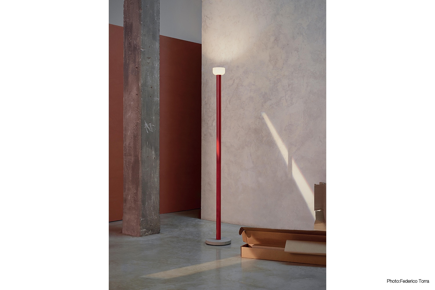 ベルホップ フロアライトの通販 | 家具・インテリア通販 MAARKET