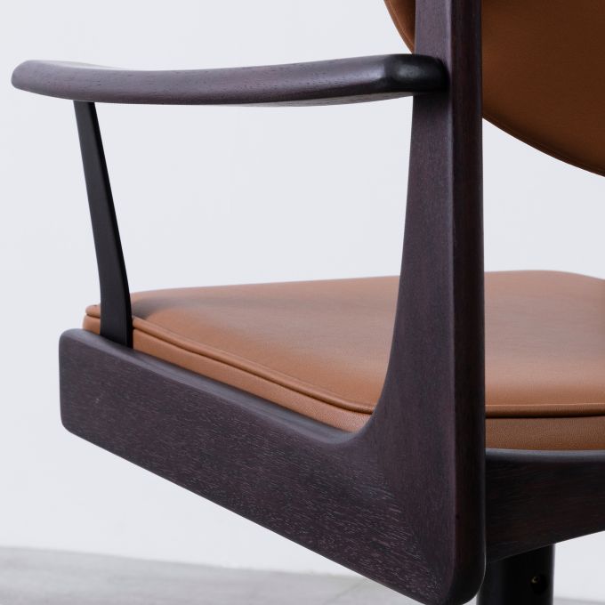 回転式チェア（MF-032）｜一点モノ家具通販のマルニファニシング